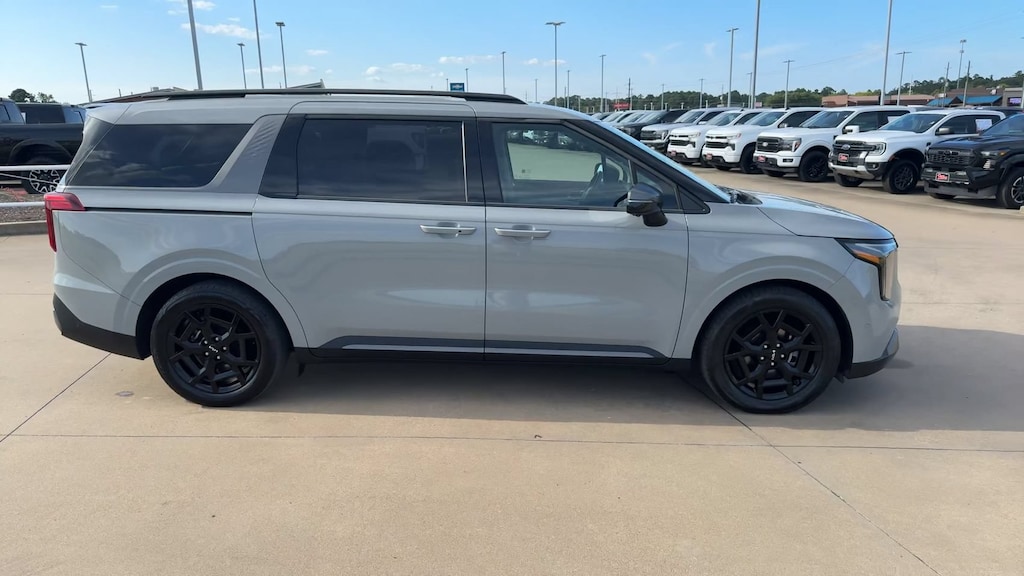 Used 2025 Kia Carnival SX SX FWD