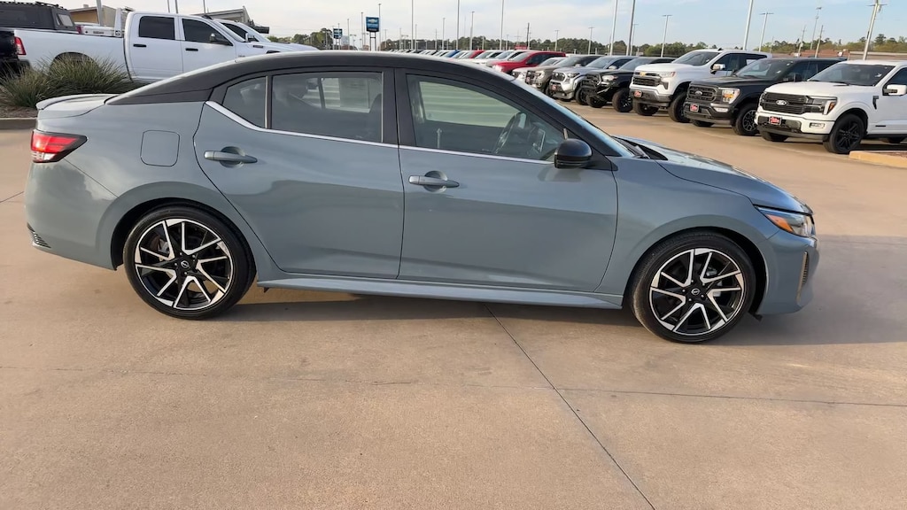 Used 2024 Nissan Sentra SR SR CVT
