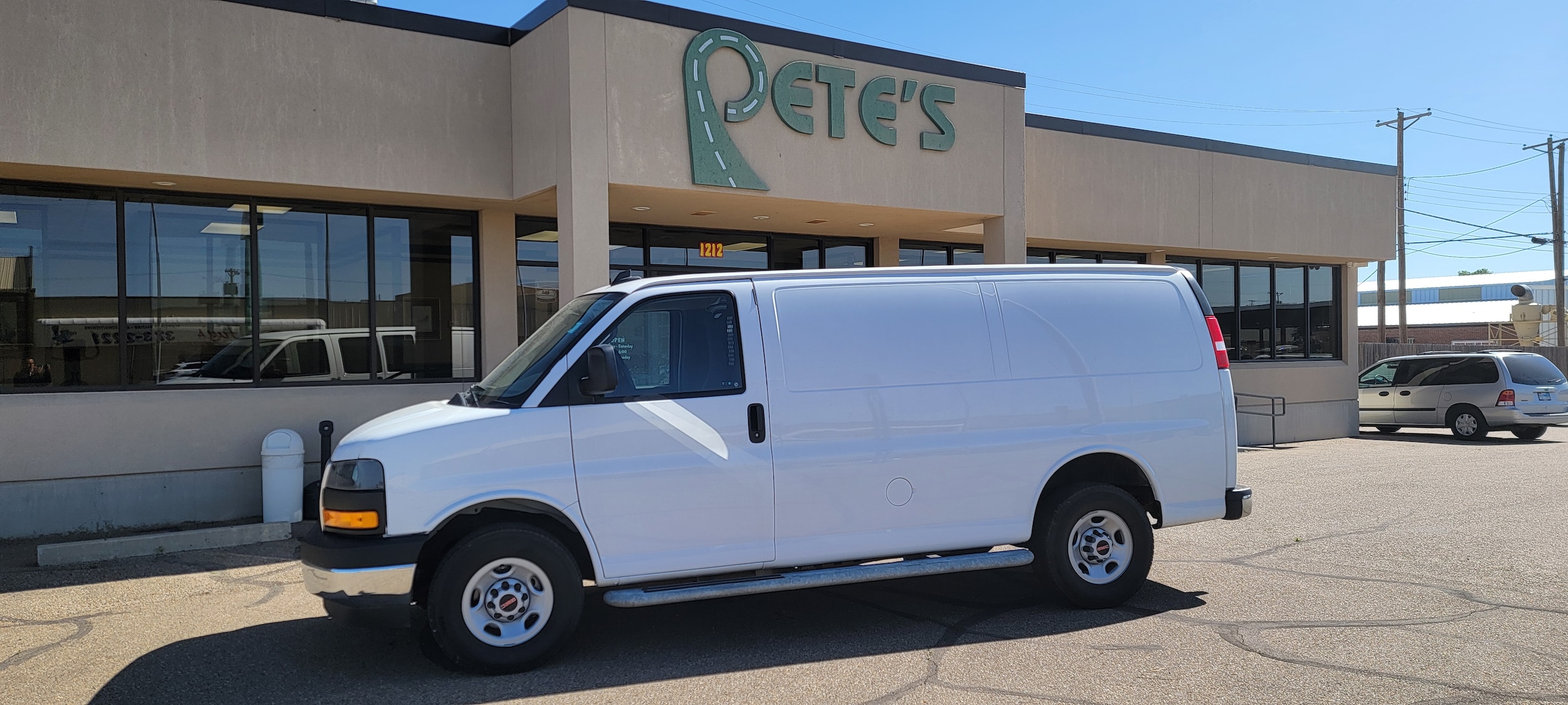 2023 GMC Savana Cargo
