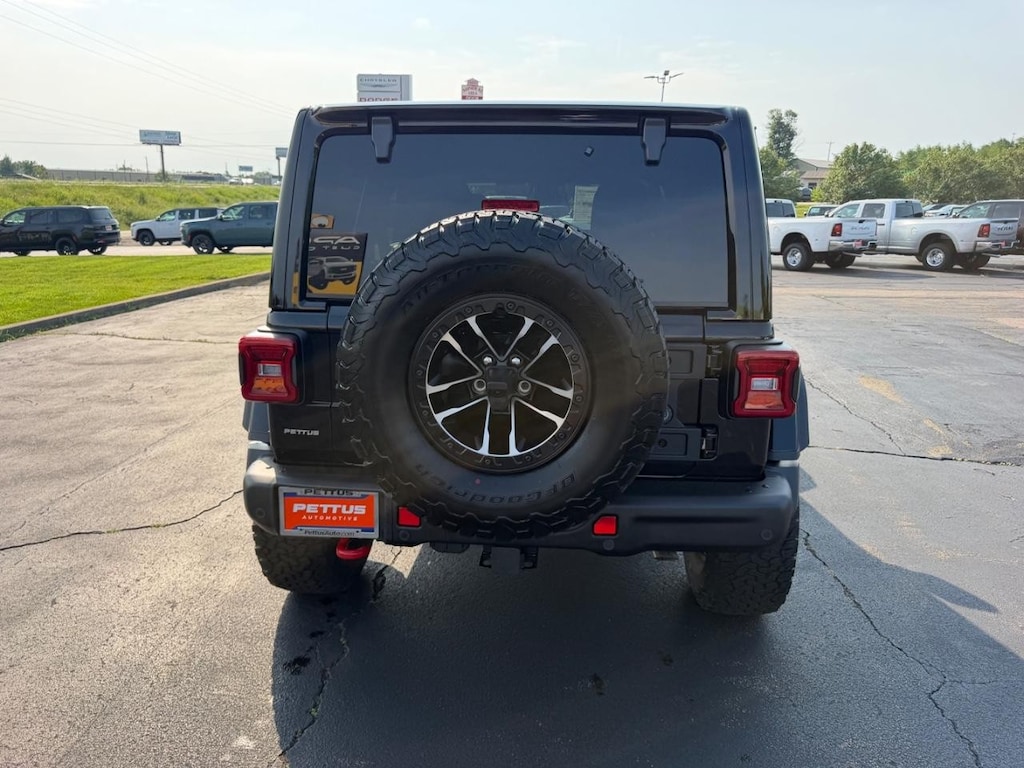 New 2026 Jeep Wrangler Rubicon X Sport Utility