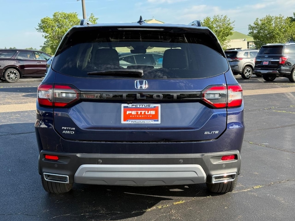 Used 2023 Honda Pilot Elite AWD SUV