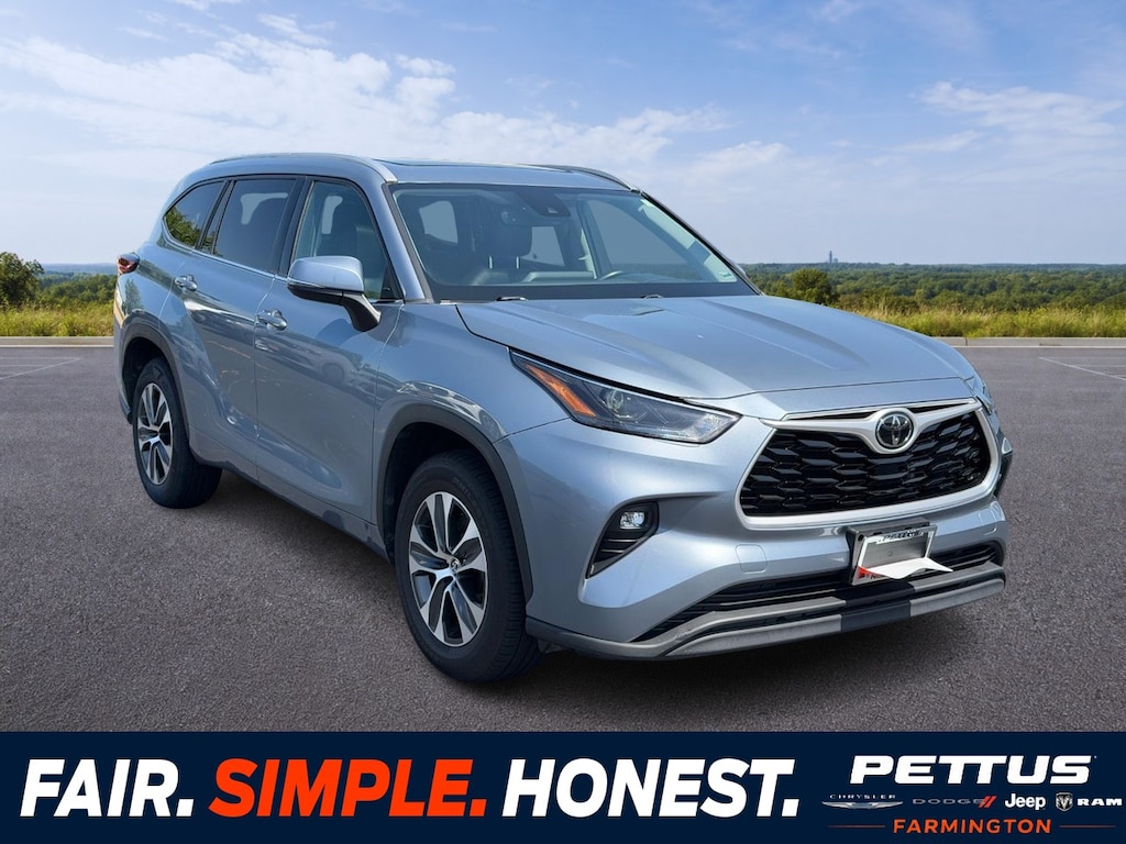 Used 2022 Toyota Highlander XLE FWD (Natl) SUV