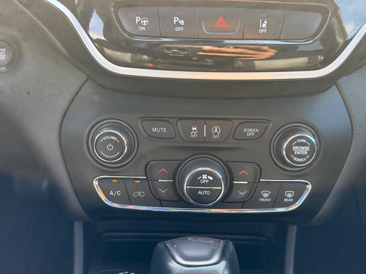 2021 Jeep Cherokee Limited - Photo 17