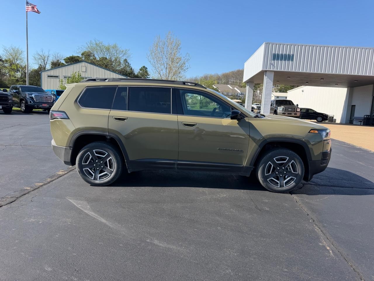 New 2026 Jeep Cherokee Laredo Sport Utility