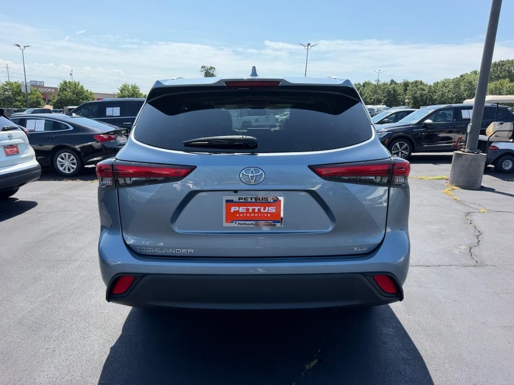 Used 2022 Toyota Highlander XLE FWD (Natl) SUV