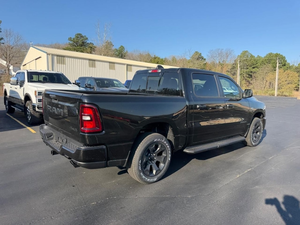 New 2026 Ram 1500 EXPRESS CREW CAB 4X4 5'7 BOX Pickup