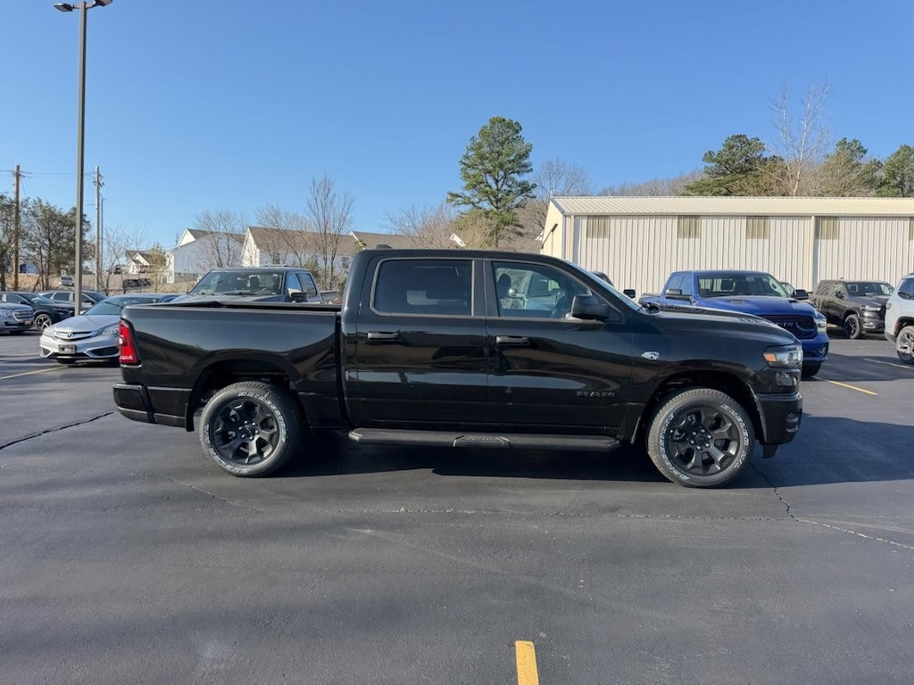 New 2026 Ram 1500 EXPRESS CREW CAB 4X4 5'7 BOX Pickup