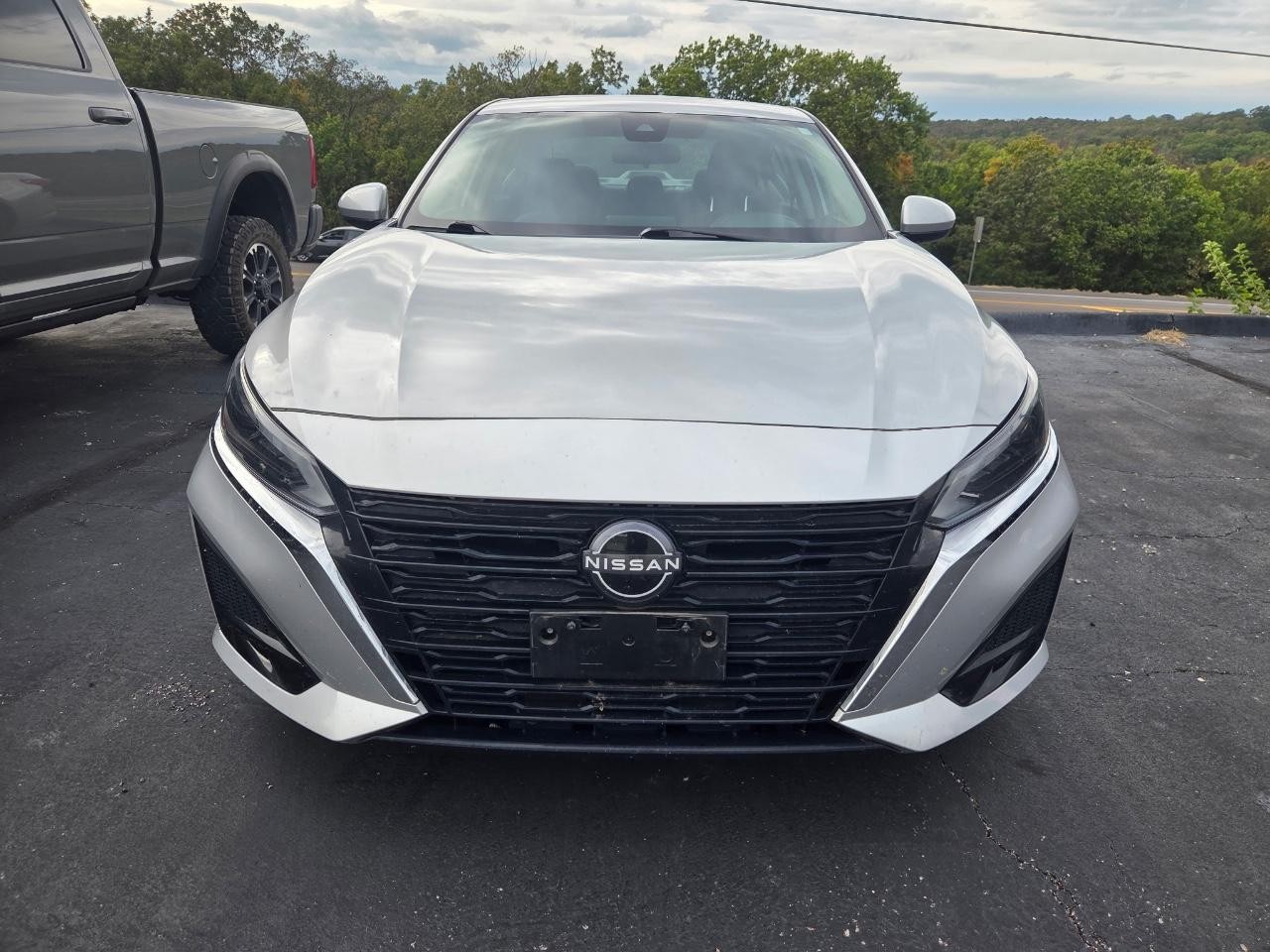 Used 2023 Nissan Altima SV with VIN 1N4BL4DVXPN325707 for sale in De Soto, MO