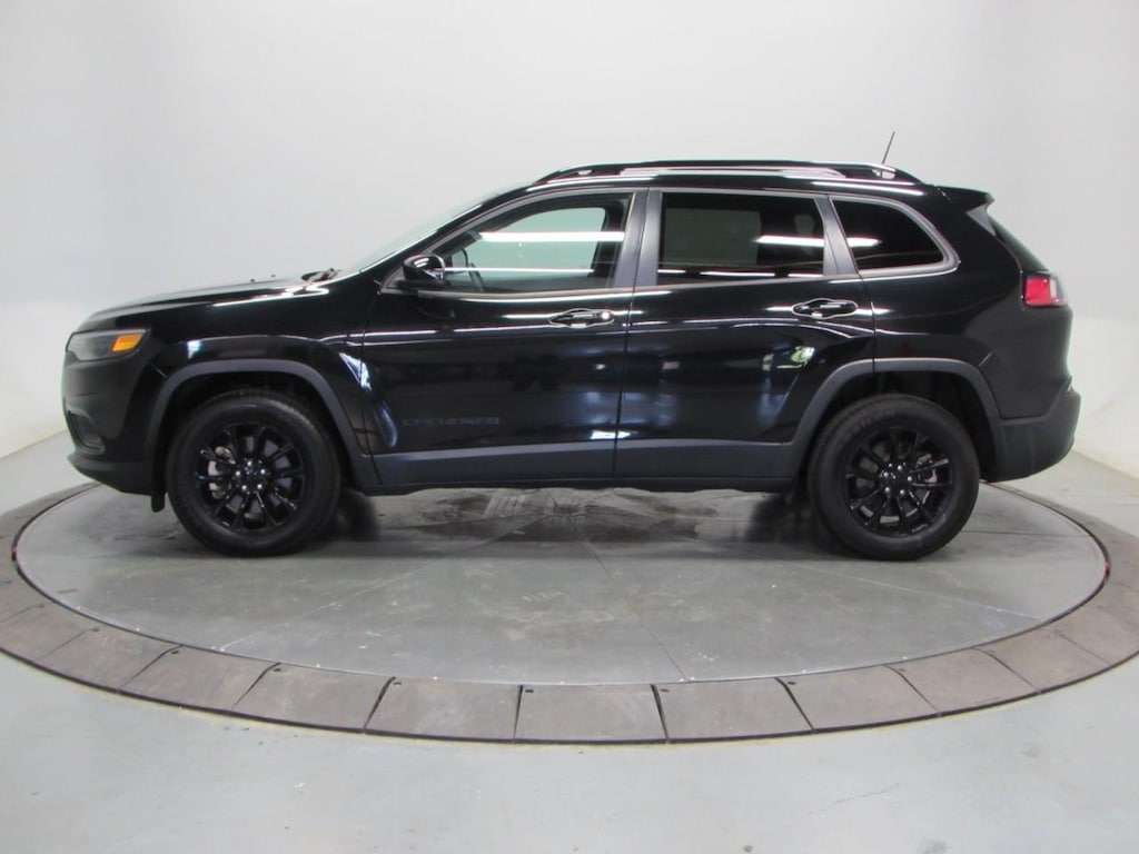 Used 2023 Jeep Cherokee Altitude Lux 4x4