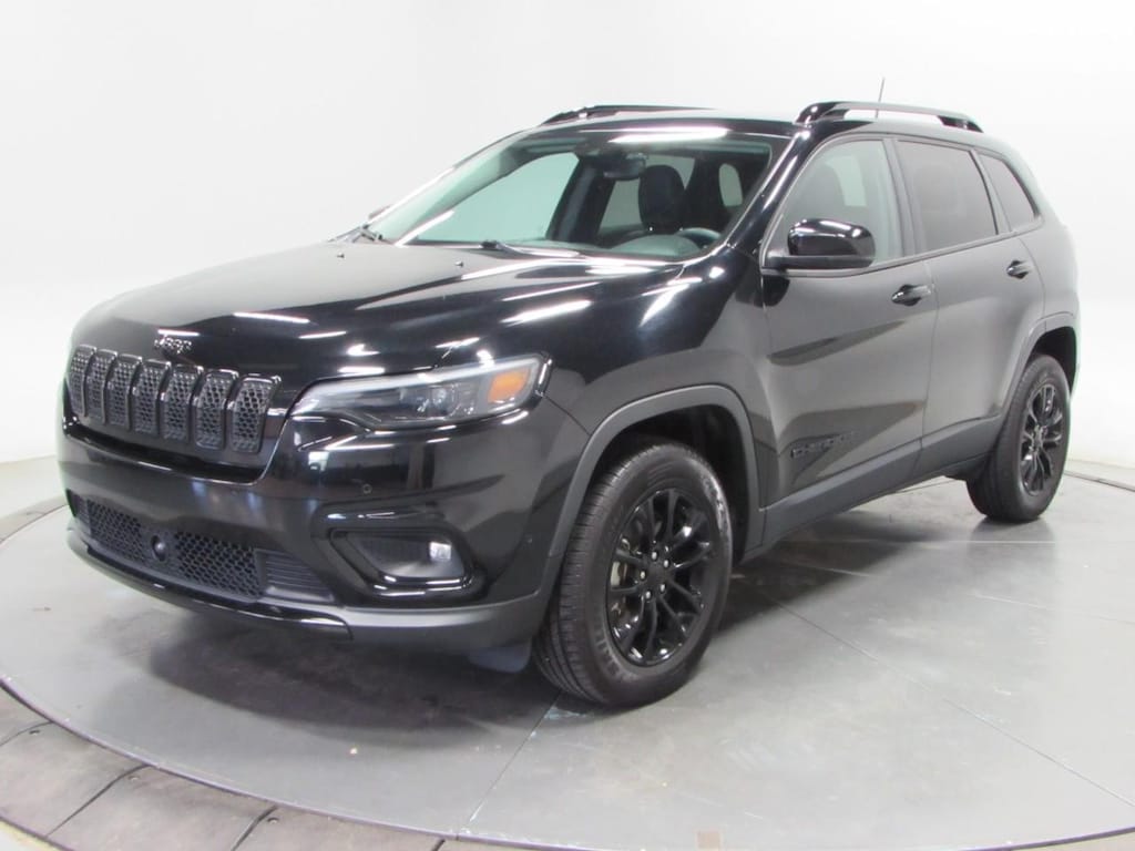 Used 2023 Jeep Cherokee Altitude Lux 4x4