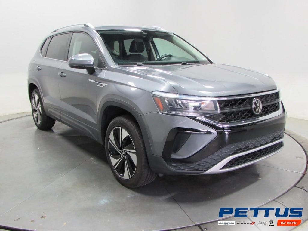 Used 2024 Volkswagen Taos SE 4motion