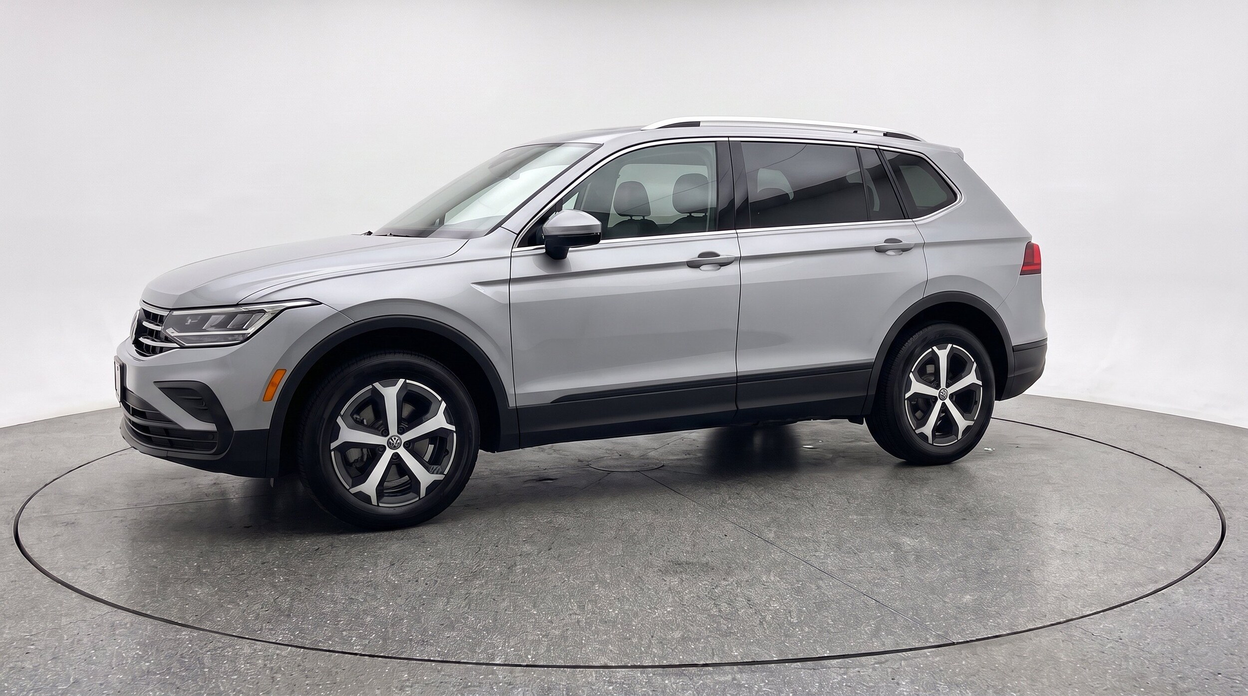 Thumbnail: 2026 Volkswagen Tiguan - 3