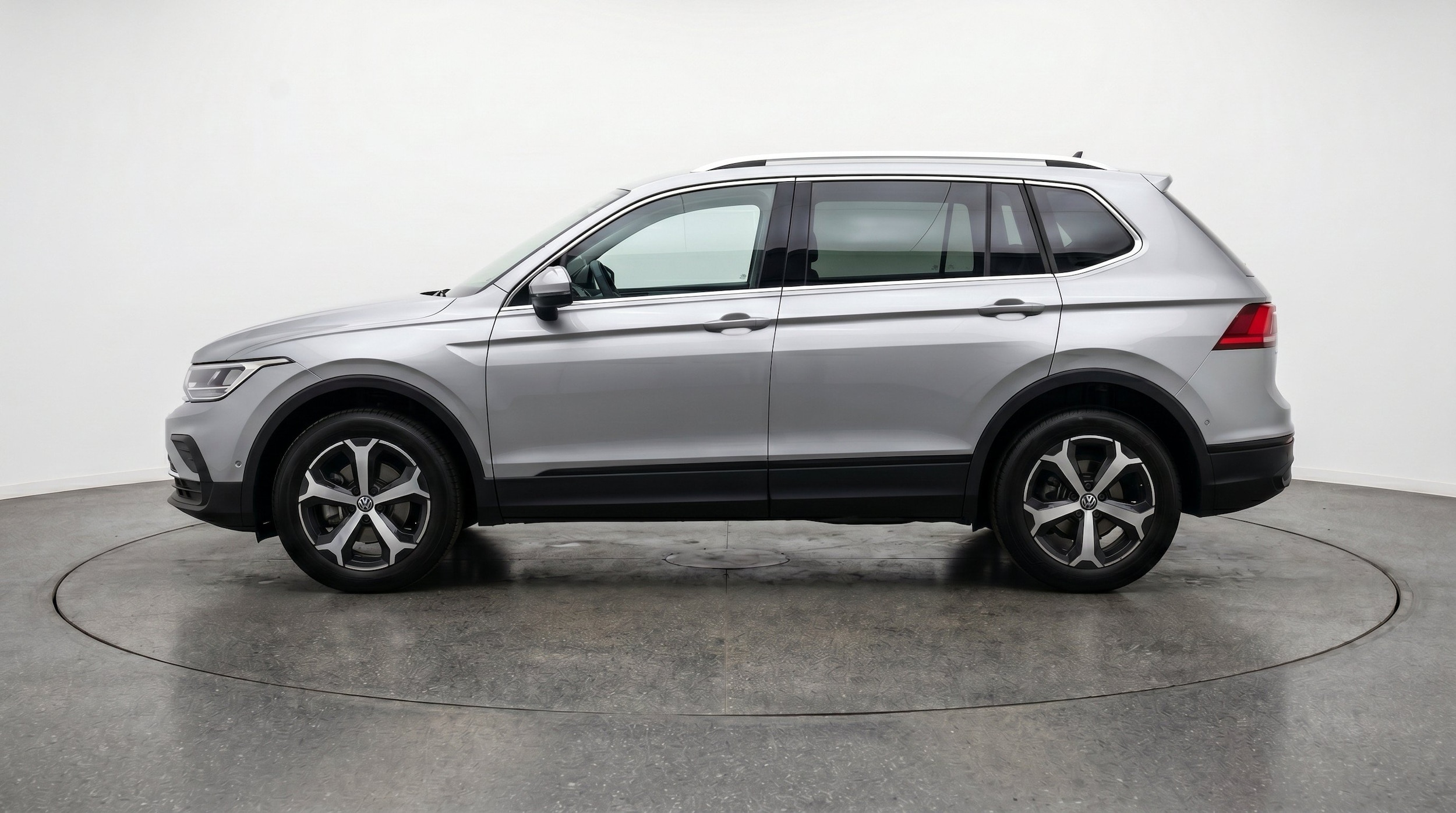 Thumbnail: 2026 Volkswagen Tiguan - 5