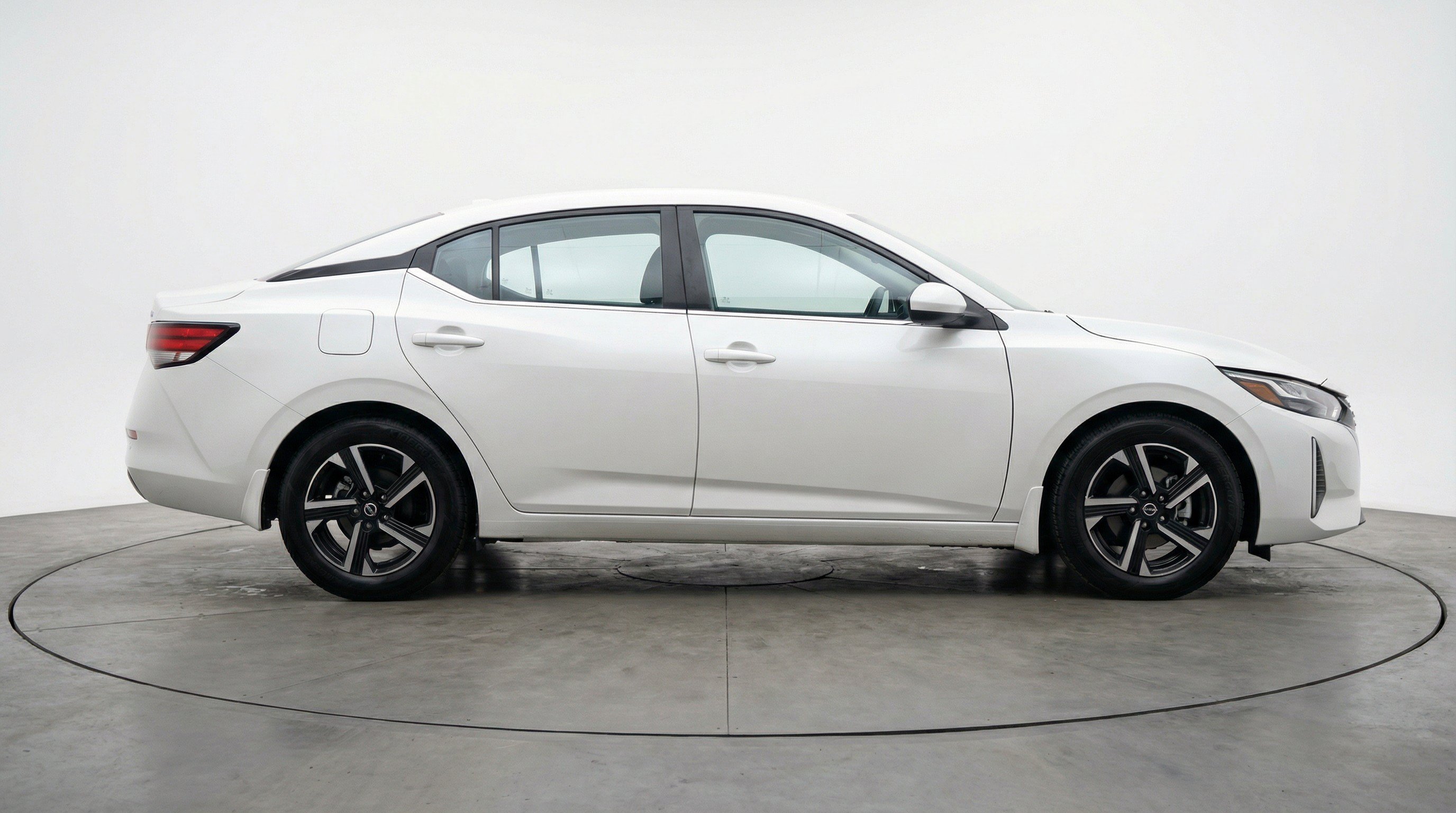 Thumbnail: 2025 Nissan Sentra - 10