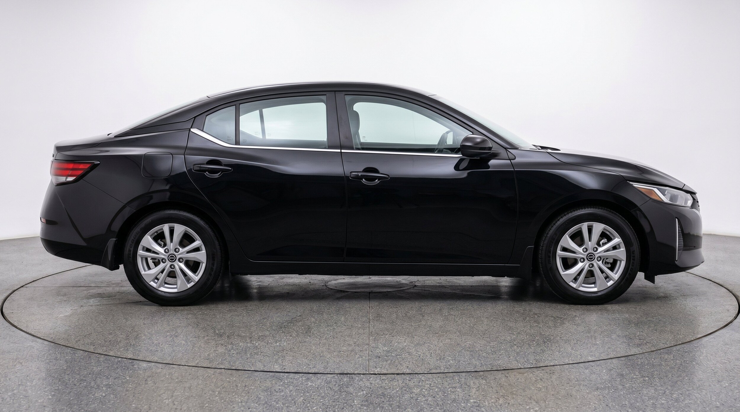 Thumbnail: 2025 Nissan Sentra - 10