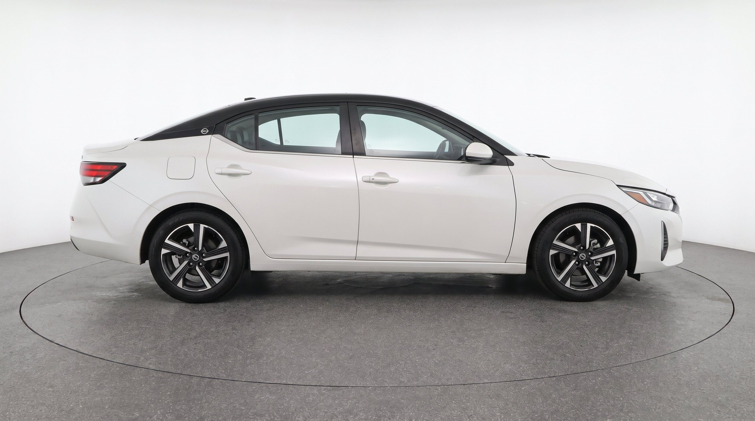 Thumbnail: 2025 Nissan Sentra - 10