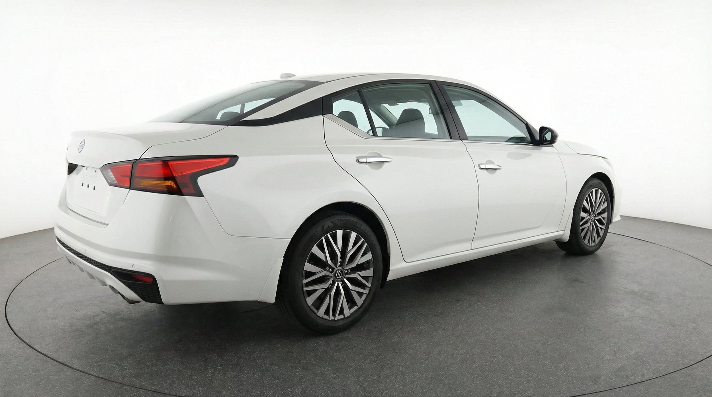 Thumbnail: 2025 Nissan Altima - 9