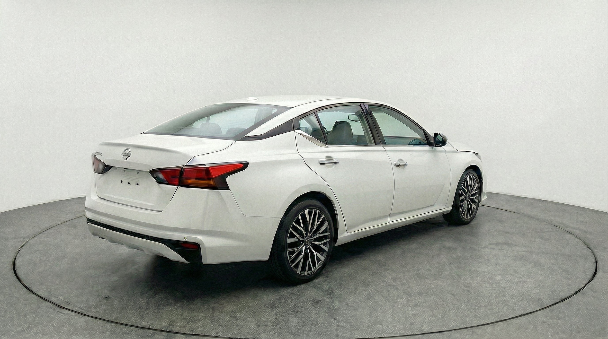 Thumbnail: 2025 Nissan Altima - 9
