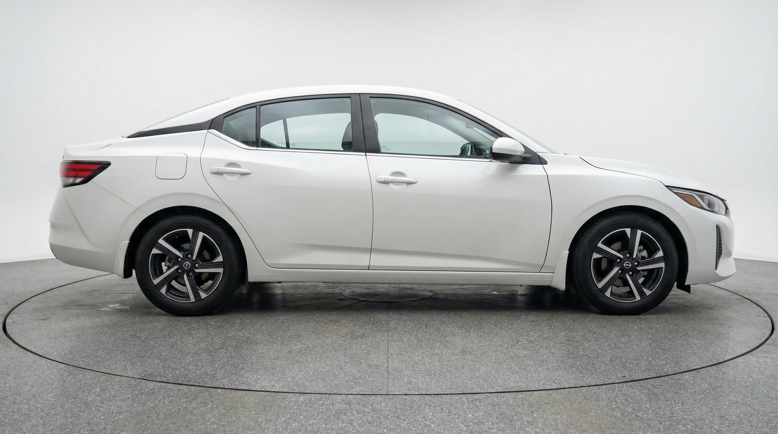 Thumbnail: 2025 Nissan Sentra - 10