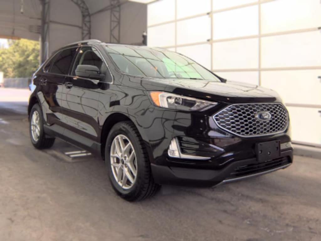 Used 2024 Ford Edge SEL AWD SUV
