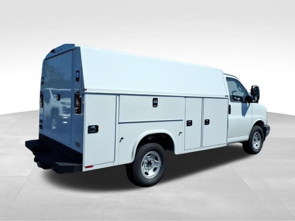 New 2026 Chevrolet Express Cutaway 3500 1WT Cutaway Van