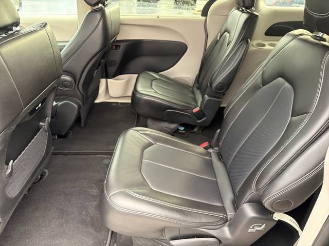 2024 Chrysler Pacifica Touring L - Photo 20