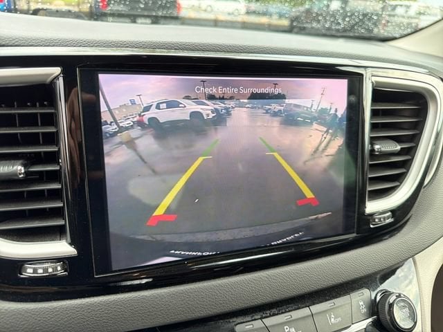 2024 Chrysler Pacifica Touring L - Photo 18