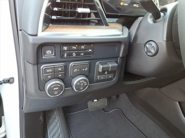 2026 Chevrolet Suburban High Country - Photo 13