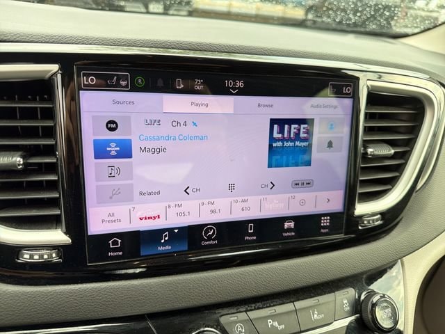 2024 Chrysler Pacifica Touring L - Photo 17