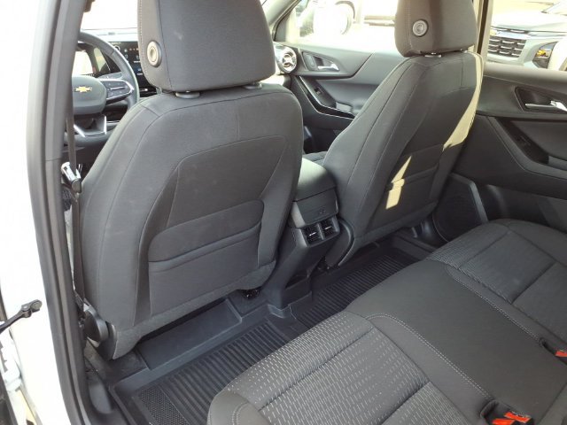 2027 Chevrolet Equinox LT - Photo 7