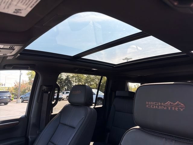 2025 Chevrolet Suburban High Country - Photo 21