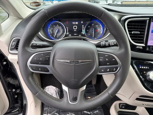 2024 Chrysler Pacifica Touring L - Photo 14