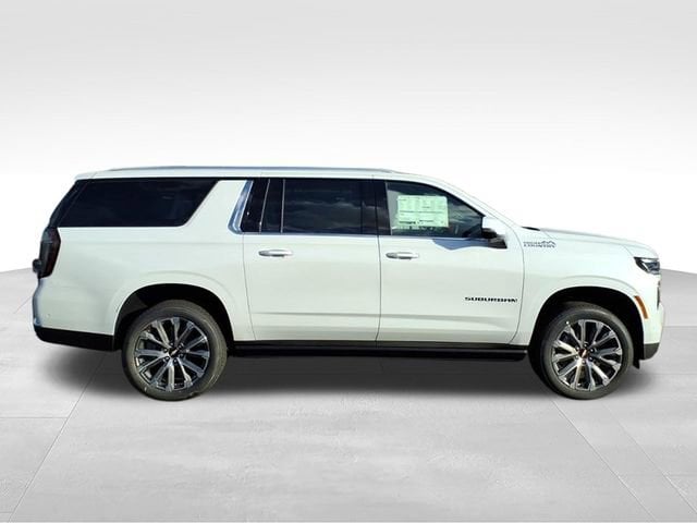 2026 Chevrolet Suburban High Country - Photo 2