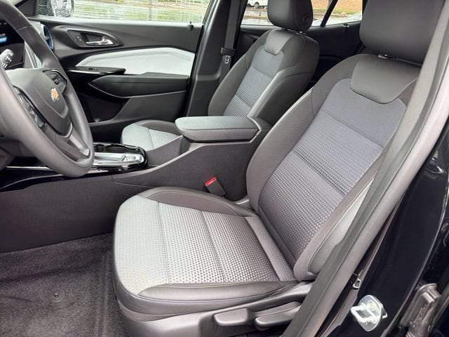 2024 Chevrolet Trax LT - Photo 9