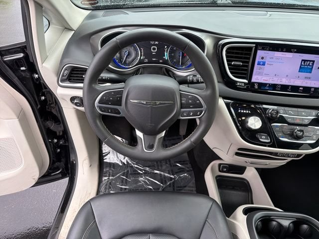 2024 Chrysler Pacifica Touring L - Photo 13
