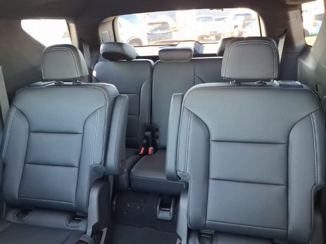 2027 Chevrolet Traverse LT - Photo 14