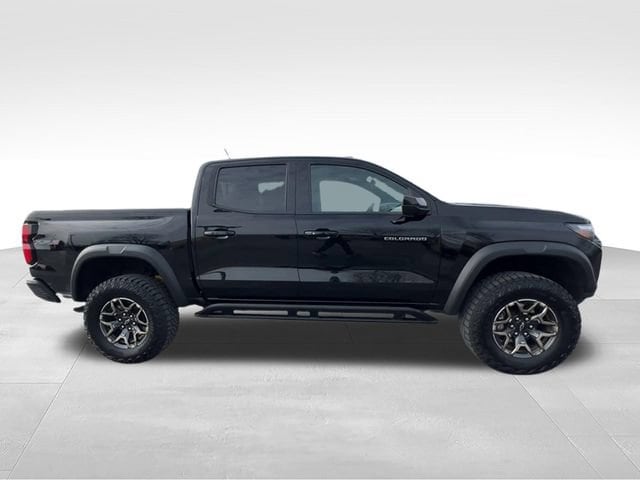 2024 Chevrolet Colorado ZR2 - Photo 8