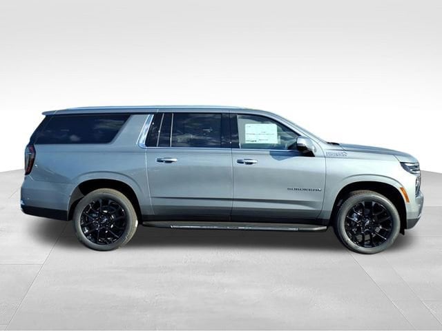 2026 Chevrolet Suburban High Country - Photo 2