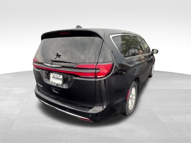 2024 Chrysler Pacifica Touring L - Photo 6