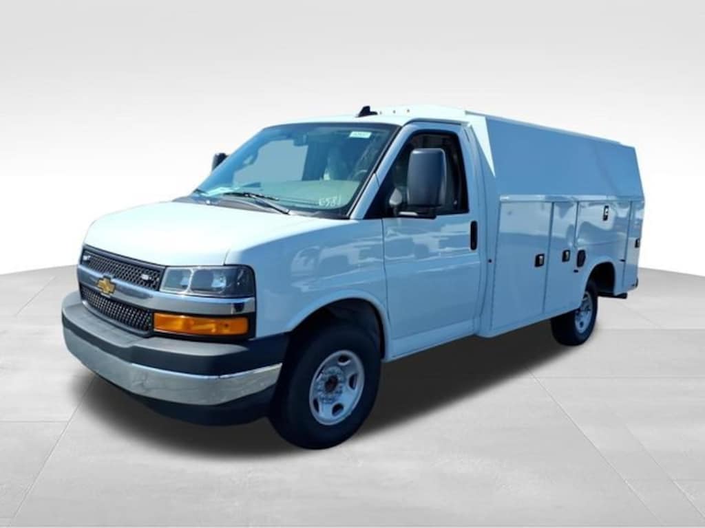 New 2026 Chevrolet Express Cutaway 3500 1WT Cutaway Van