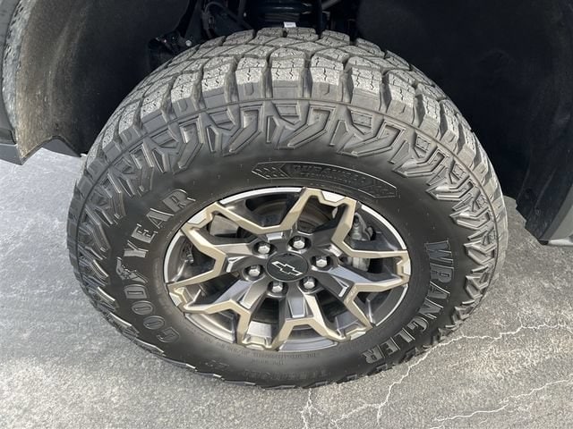 2024 Chevrolet Colorado ZR2 - Photo 17