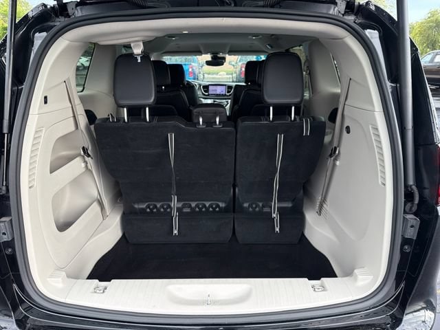 2024 Chrysler Pacifica Touring L - Photo 21