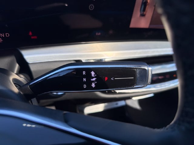 2024 Cadillac LYRIQ Luxury 2 - Photo 19