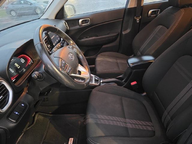 2024 Hyundai Venue SEL - Photo 17