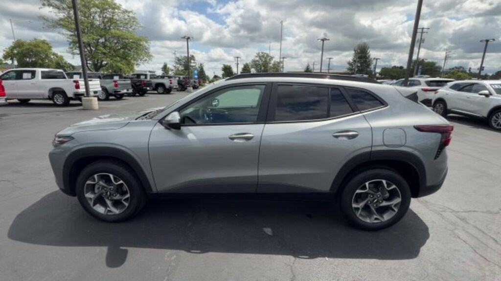 Used 2026 Chevrolet Trax LT SUV