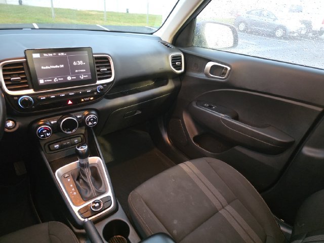 2024 Hyundai Venue SEL - Photo 21