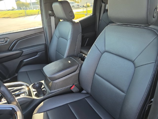2024 Chevrolet Colorado LT - Photo 17