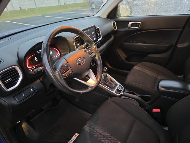 2024 Hyundai Venue SEL - Photo 16