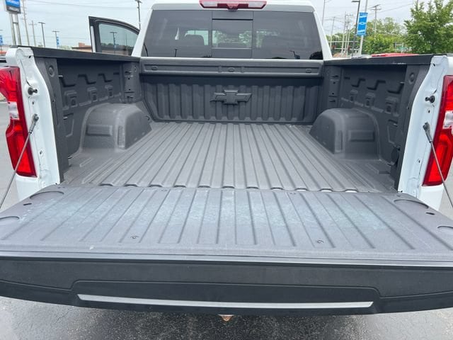 2025 Chevrolet Silverado 1500 ZR2 - Photo 25