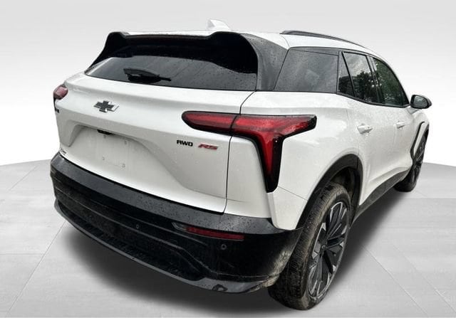 Used 2024 Chevrolet Blazer EV RS with VIN 3GNKDCRJ8RS267491 for sale in Bourbonnais, IL